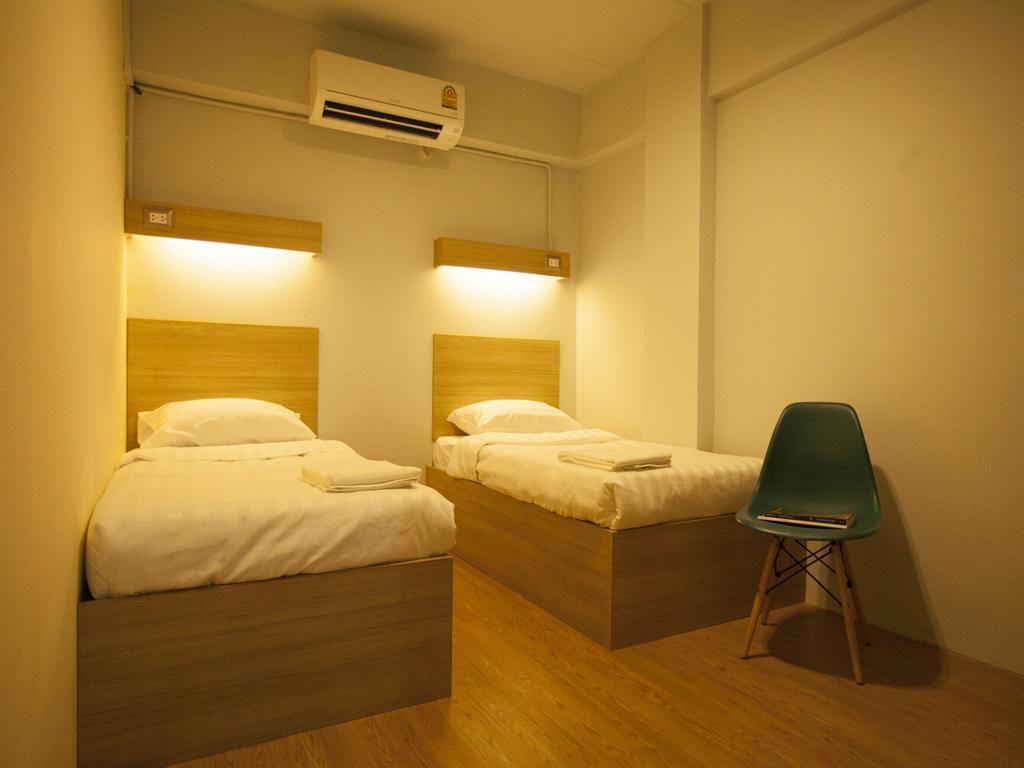 Micro Hostel Bangkok Exteriör bild
